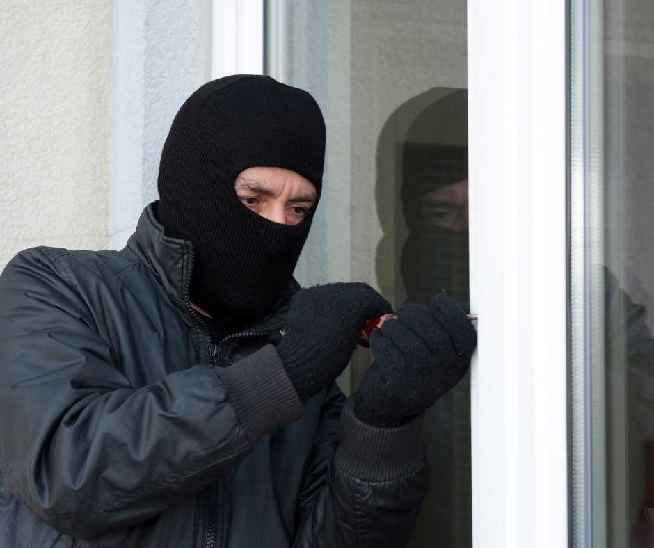 burglar opening plastic window 